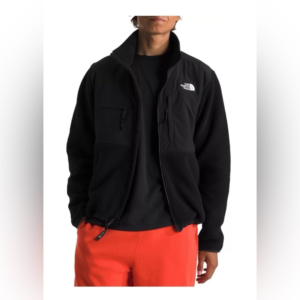 The North Face Men's Black Performance Jacket